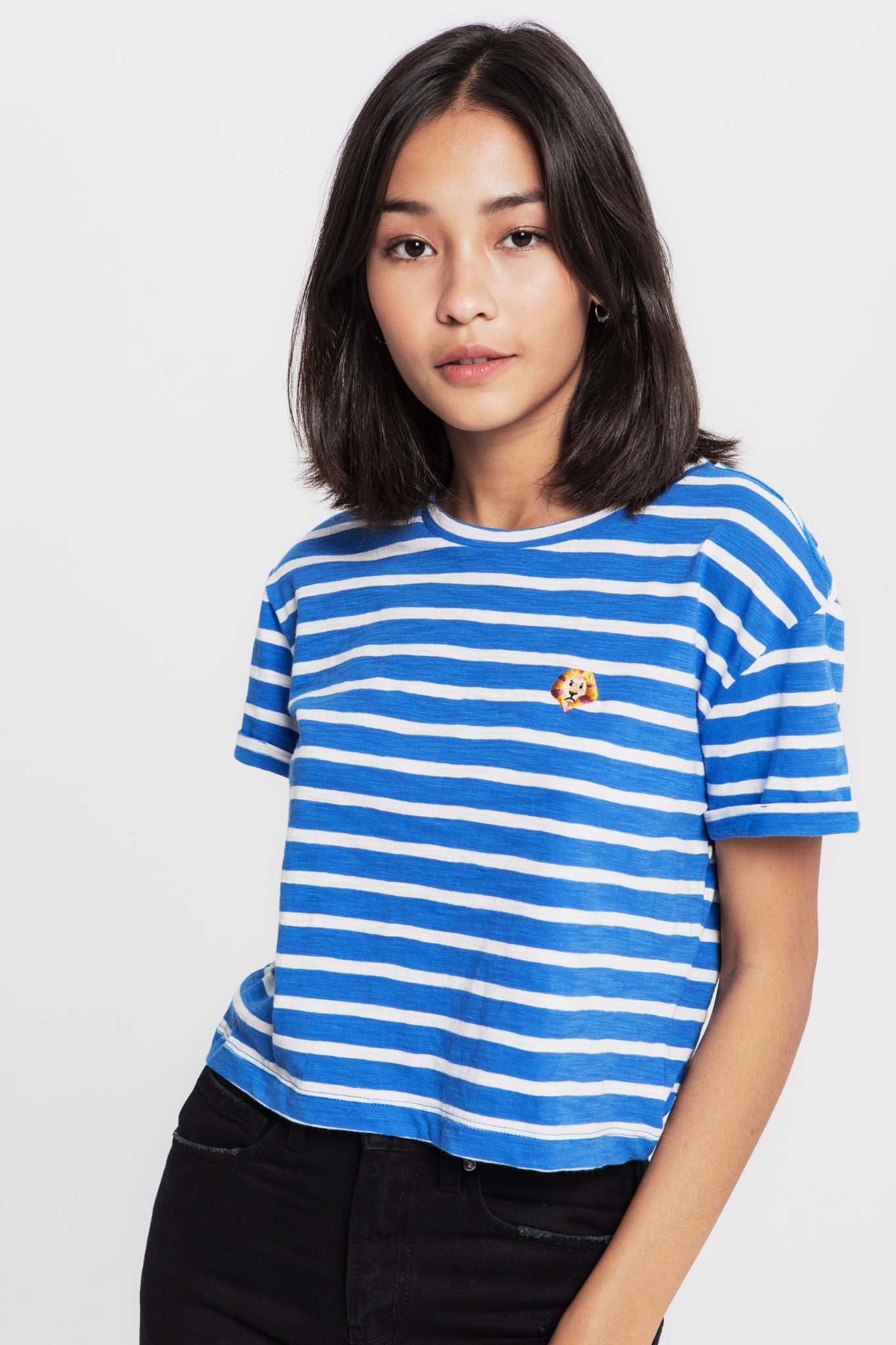 THE CROP T - BLUE STRIPE WITH LION HEART